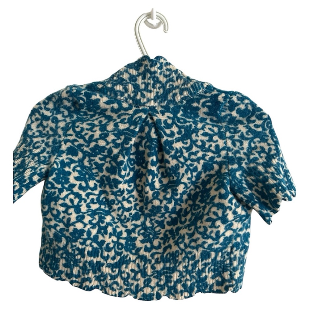 Moth for Anthropologie 100% wool bolero sweater in a blue and white knit pattern - Picture 2 of 10